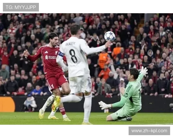 库尔图瓦屡现神扑难救主，皇马门神独木难支